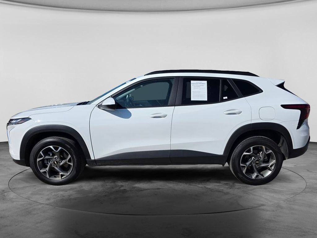 Used 2025 Chevrolet Trax LT FWD image 5