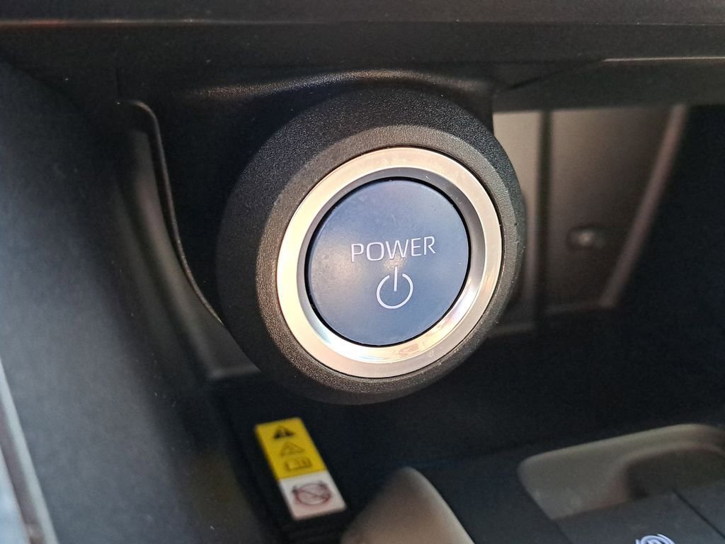 Used 2022 Toyota Venza LE image 28