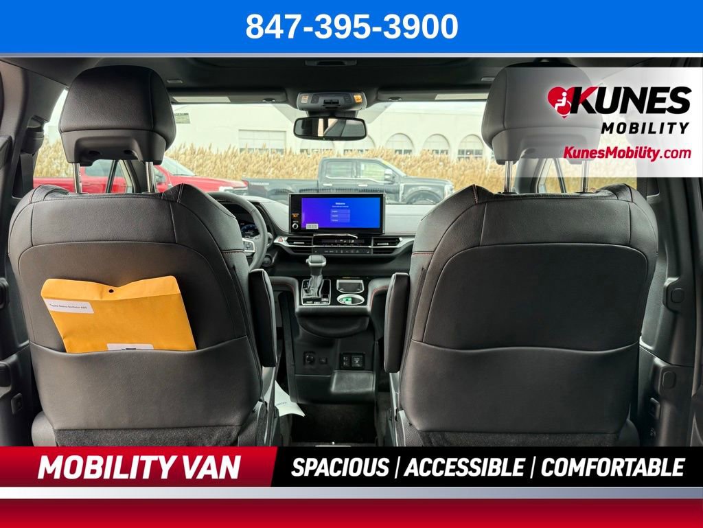 Used 2025 Toyota Sienna XSE w/ XSE Plus Package AWD/4WD image 24