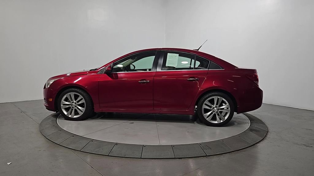 Used 2011 Chevrolet Cruze LTZ image 2