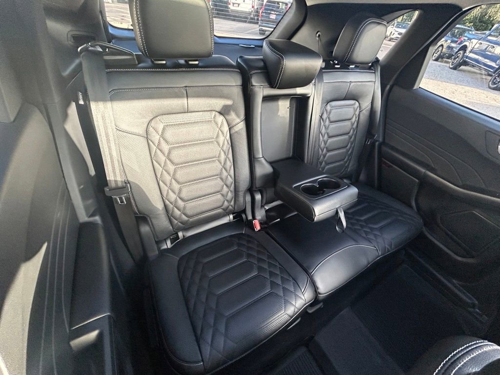 Certified 2024 Ford Escape SE w/ PHEV Premium Package FWD image 31