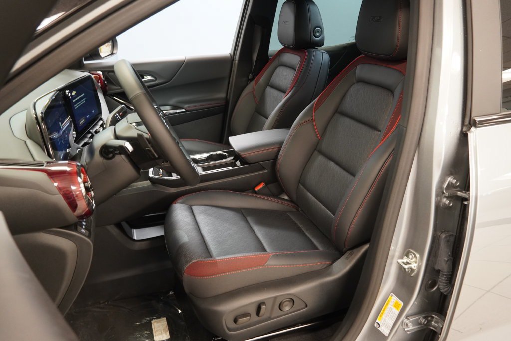 New 2027 Chevrolet Equinox RS w/ Safety and Technology Package AWD/4WD image 3