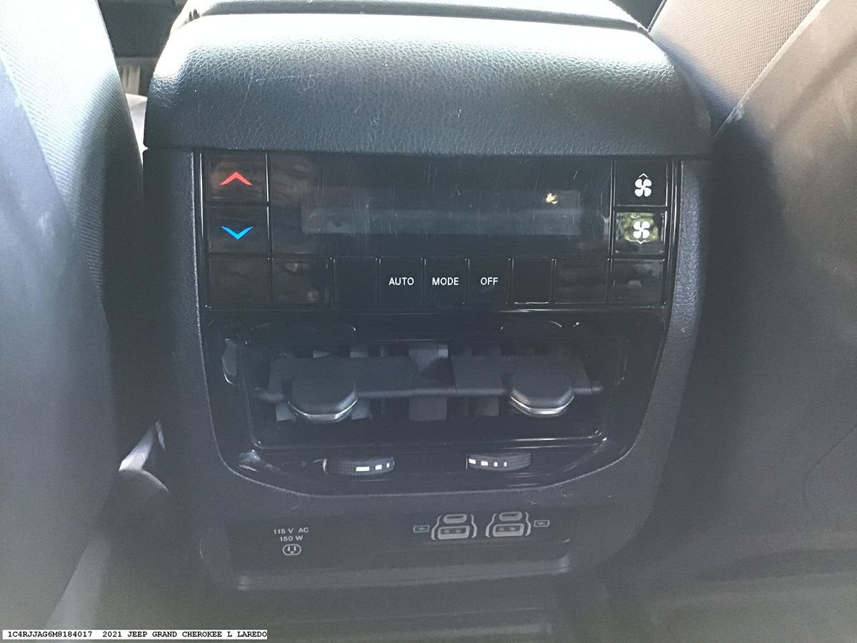 Used 2021 Jeep Grand Cherokee L Laredo RWD image 12