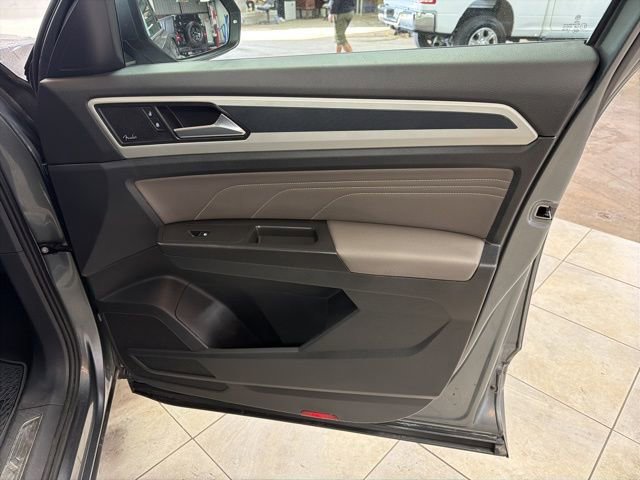 Used 2023 Volkswagen Atlas SEL Premium image 22