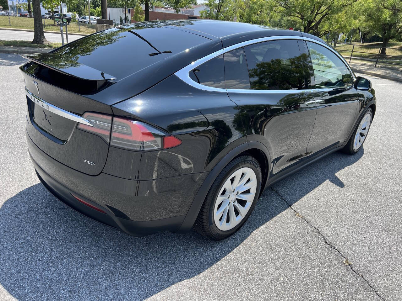Used 2017 Tesla Model X 75D AWD/4WD image 25