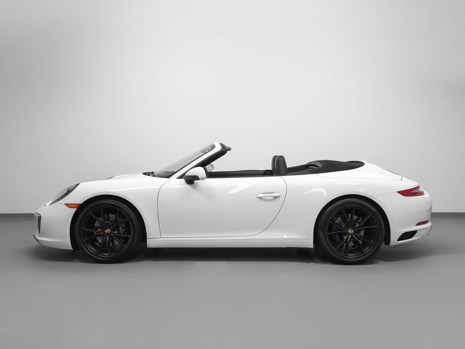 Used 2017 Porsche 911 Carrera RWD image 2