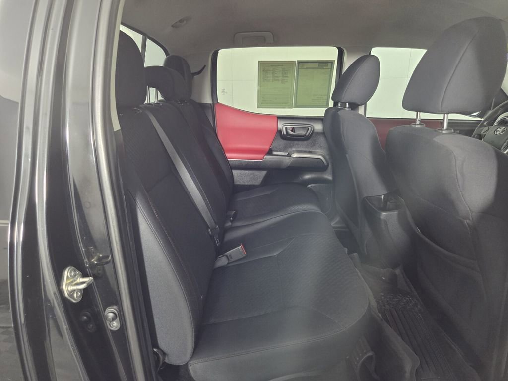 Used 2020 Toyota Tacoma SR5 RWD image 30