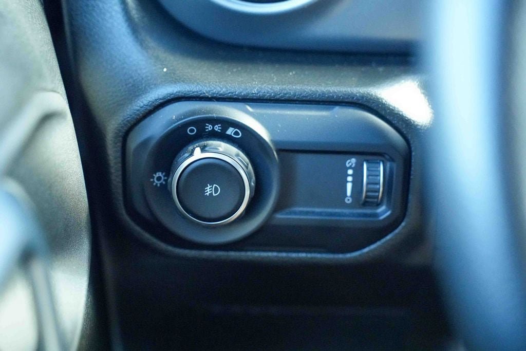 Used 2023 Jeep Wrangler Unlimited Sport AWD/4WD image 21