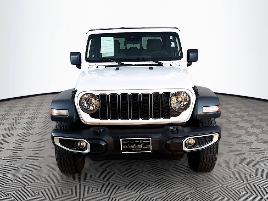Used 2025 Jeep Gladiator Sport image 2