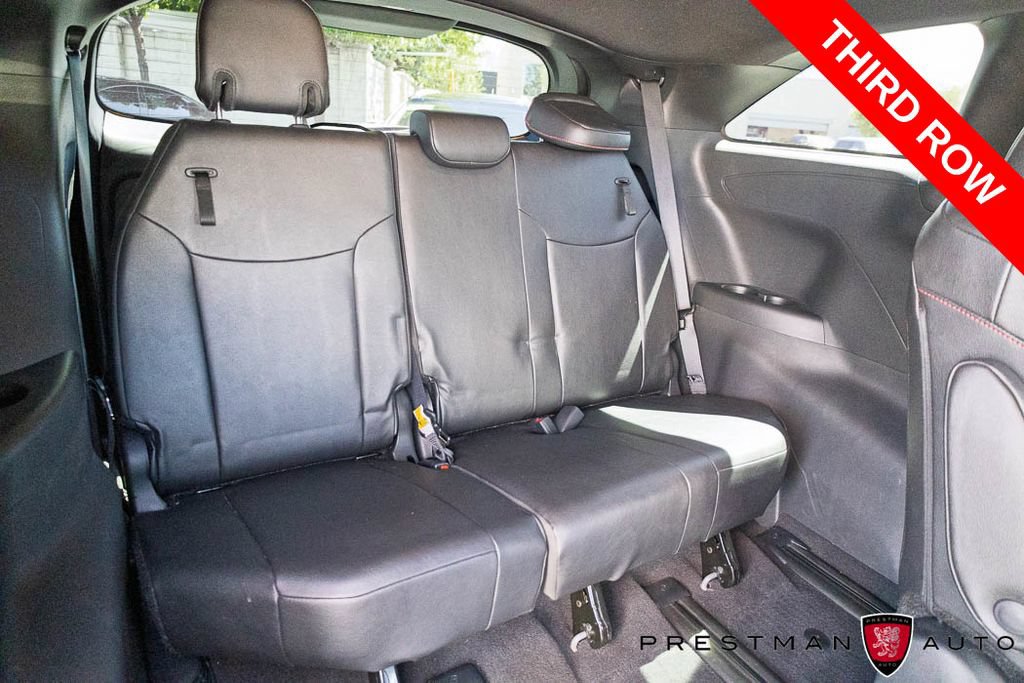 Used 2025 Toyota Sienna XSE FWD image 10