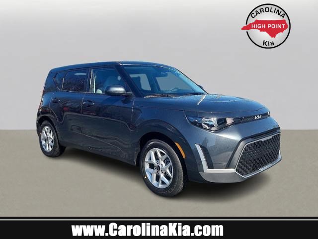 New 2025 Kia Soul LX image 1