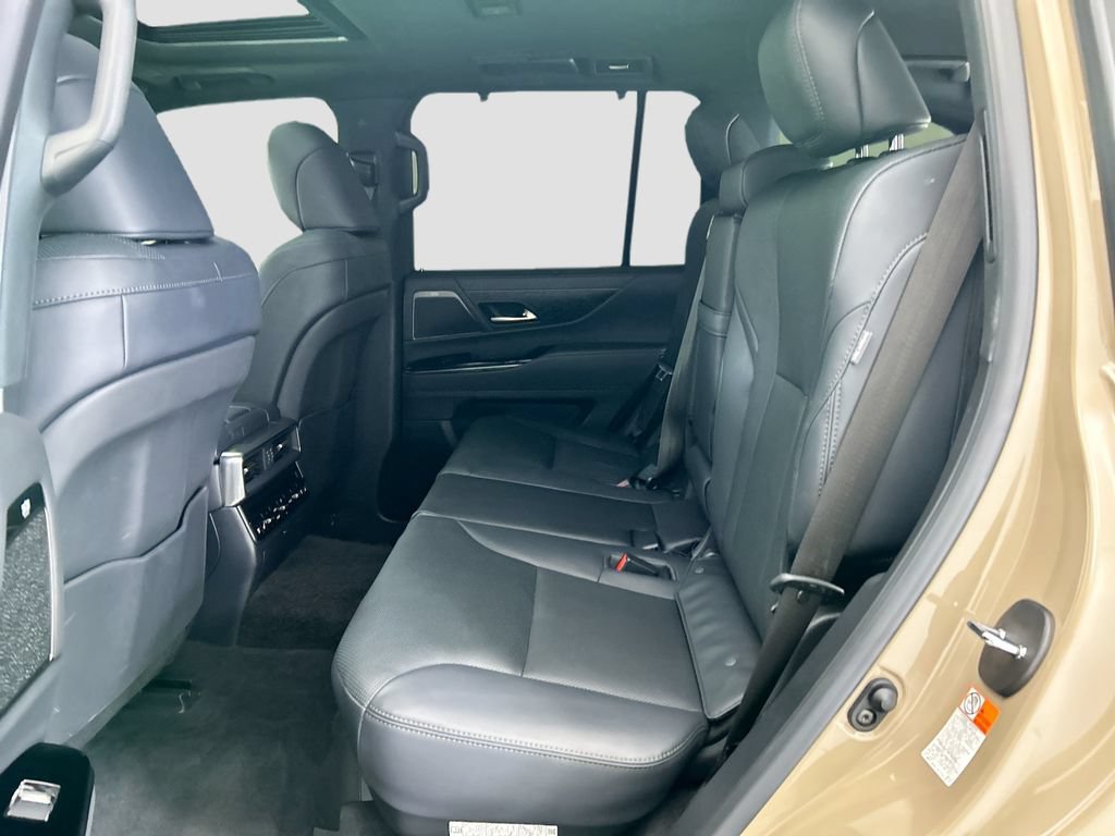 Used 2025 Lexus LX 700h Overtrail AWD/4WD image 19