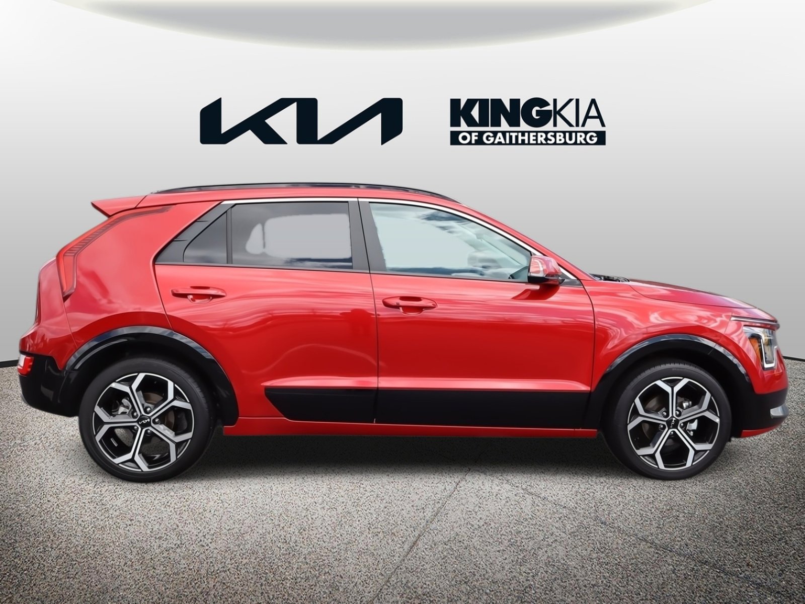 Certified 2025 Kia Niro EX Touring image 2