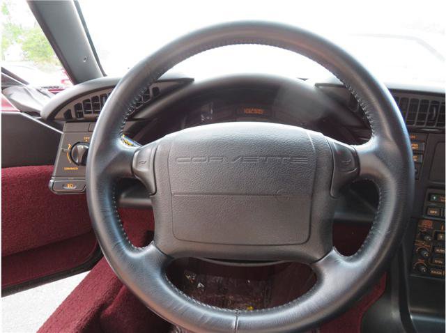 Used 1993 Chevrolet Corvette Convertible RWD image 21
