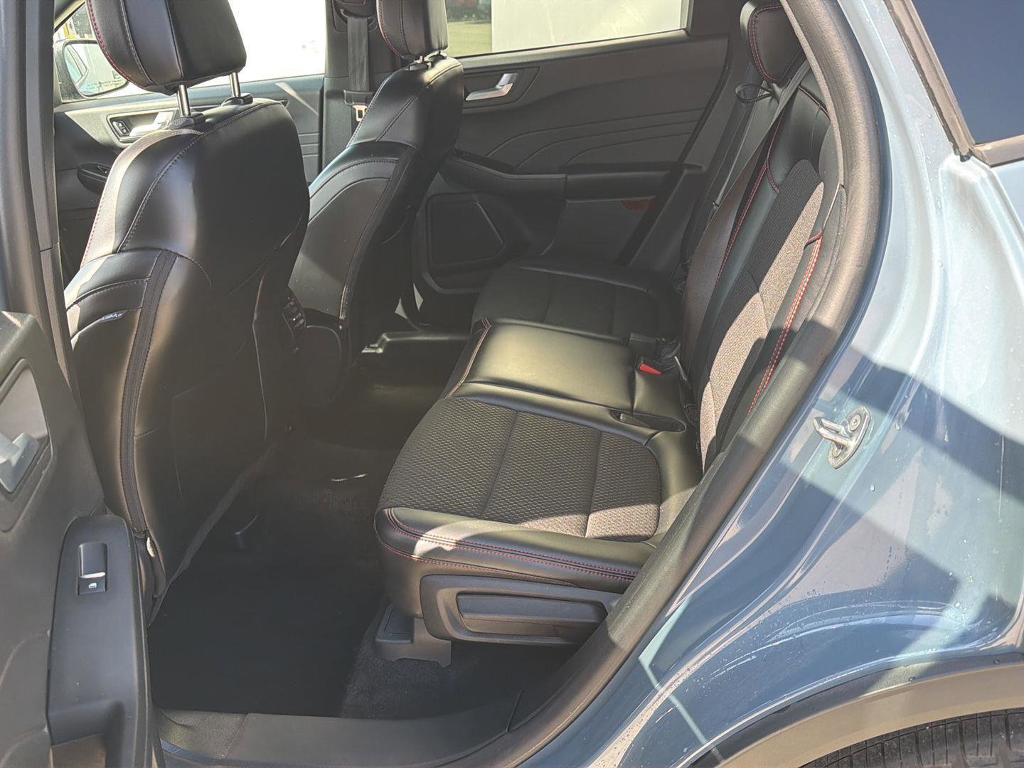 Used 2025 Ford Escape ST-Line w/ Cold Weather Package AWD/4WD image 16