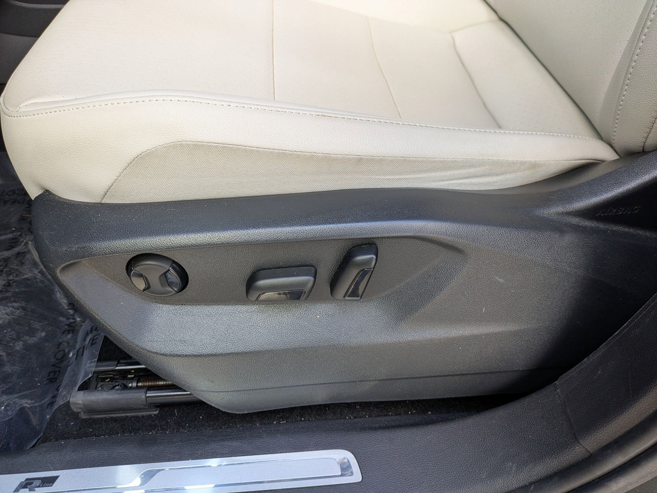 Used 2021 Volkswagen Tiguan SE image 22