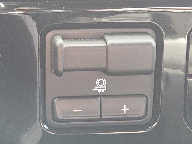 Certified 2025 GMC Sierra 1500 Elevation image 7