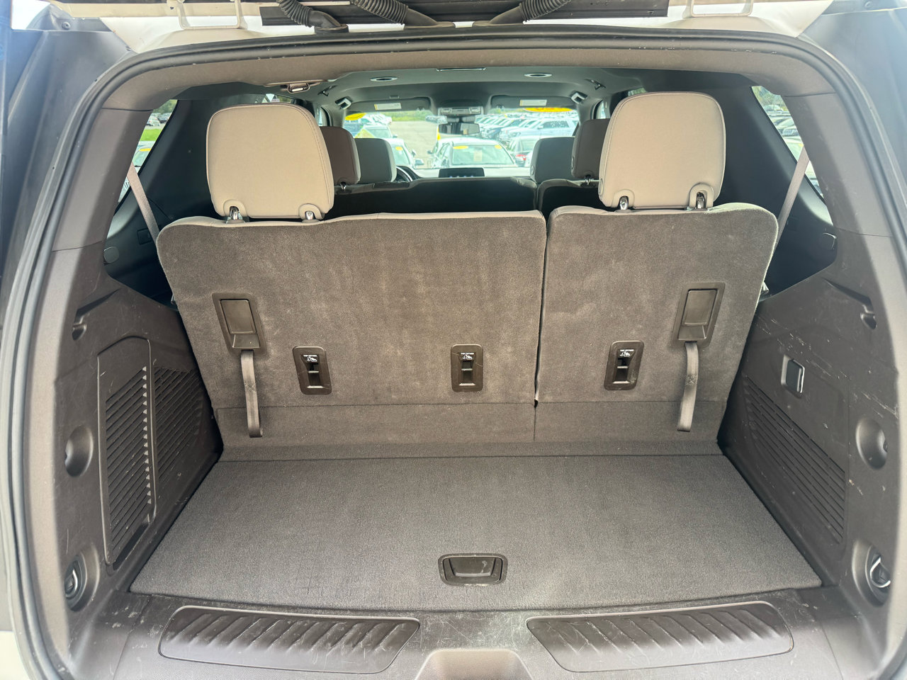 Used 2023 Chevrolet Tahoe LS image 9