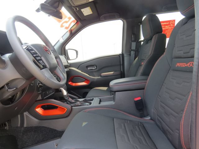 Used 2025 Nissan Frontier PRO-4X AWD/4WD image 15