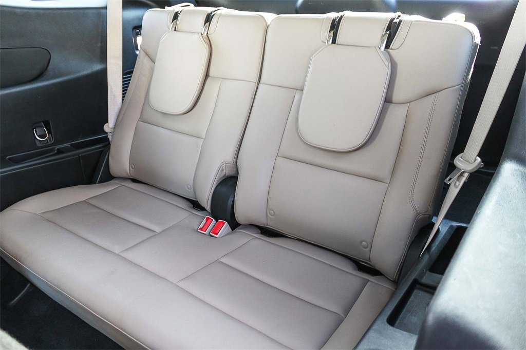 Used 2020 Ford Explorer XLT w/ Equipment Group 202A image 24