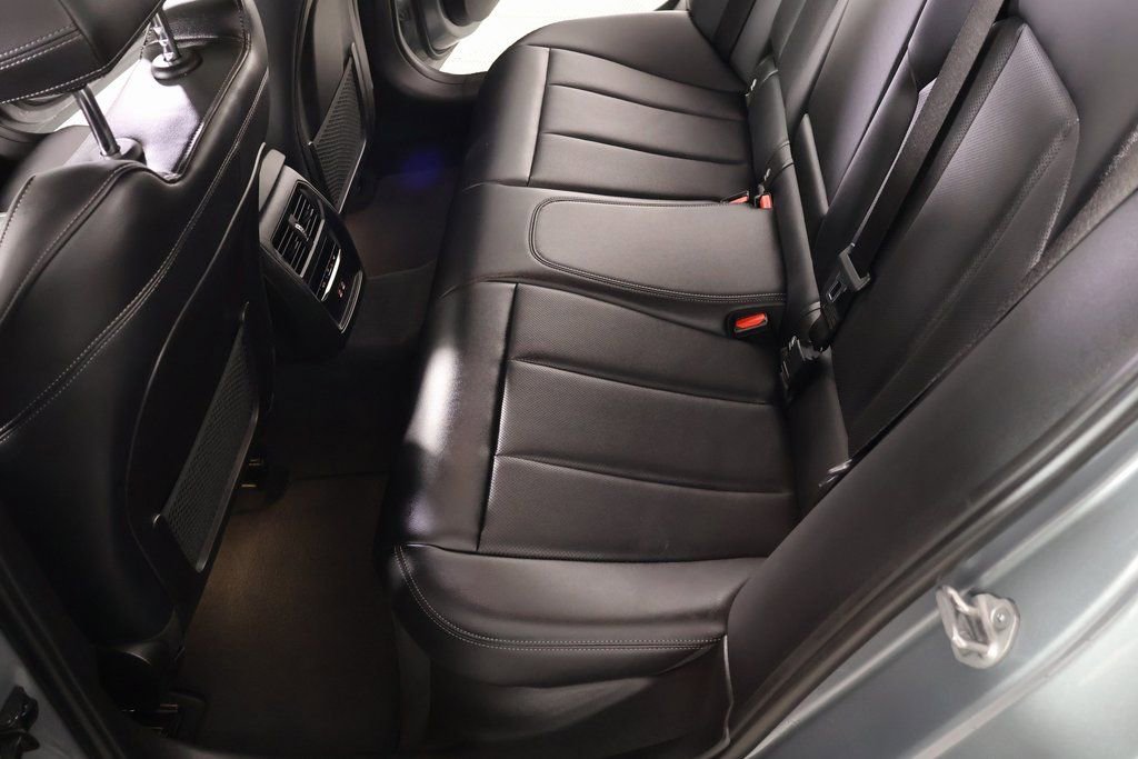 Used 2023 BMW 330i xDrive Sedan image 13