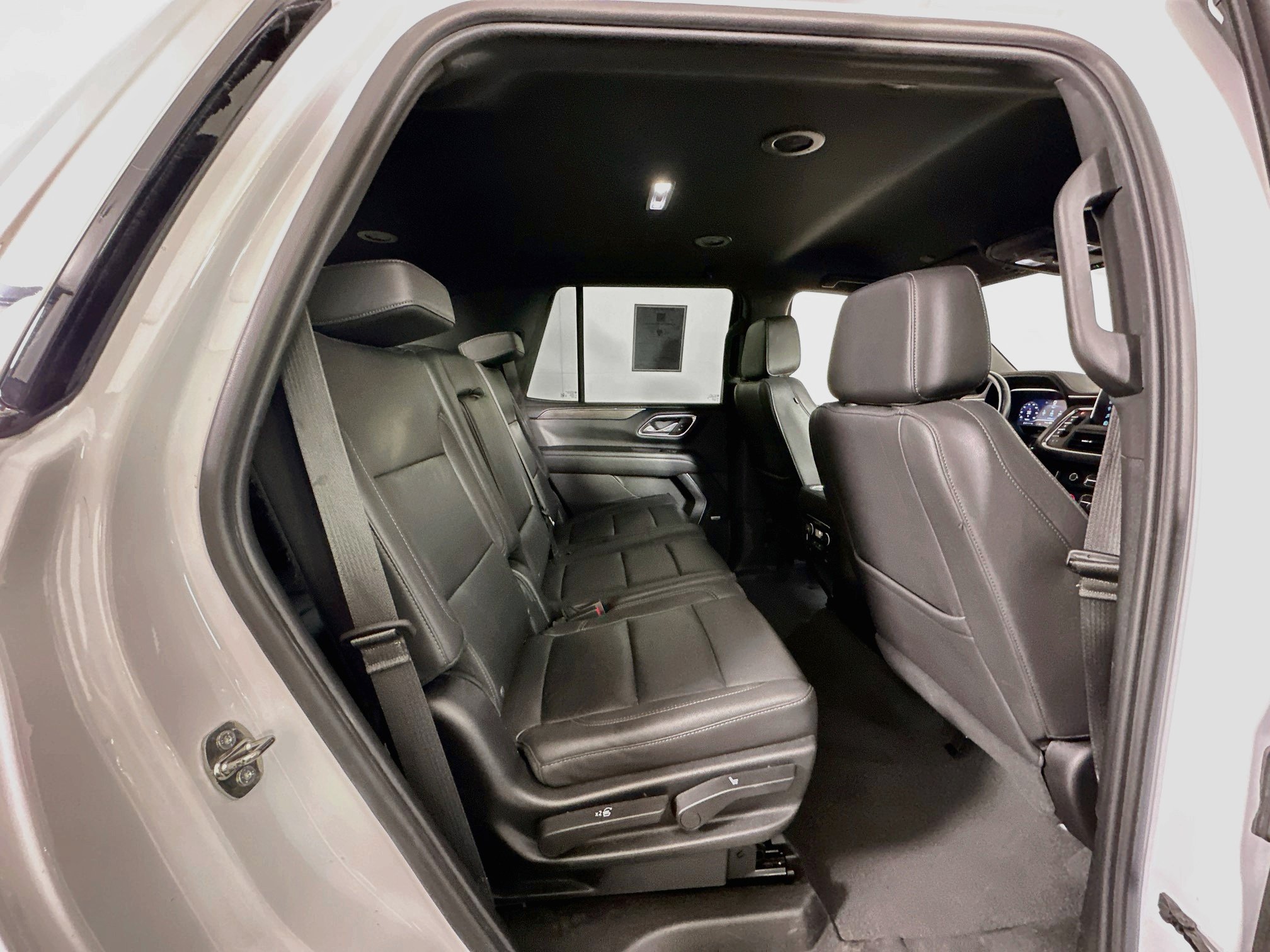 Used 2023 Chevrolet Tahoe LT w/ Luxury Package RWD image 31