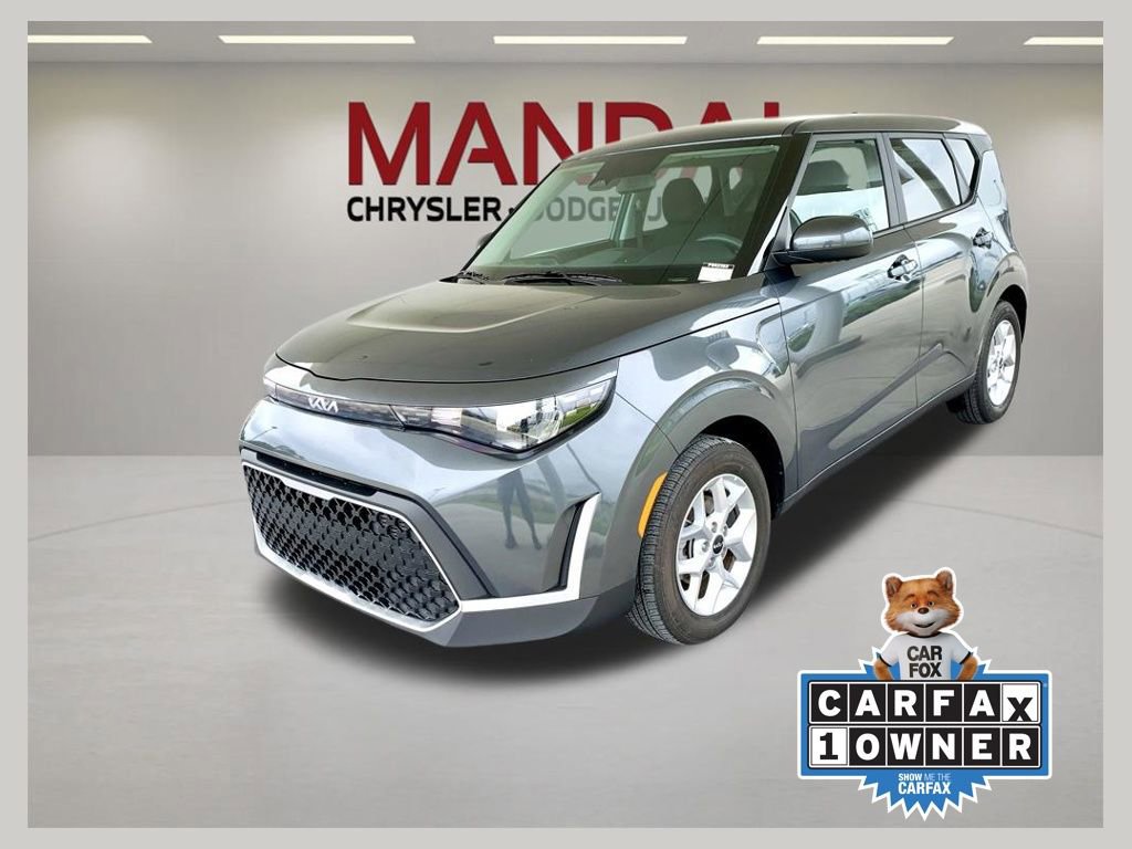 Used 2025 Kia Soul LX FWD image 1