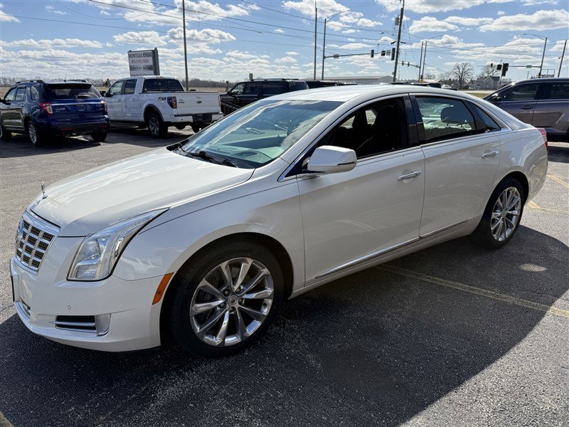 Used 2013 Cadillac XTS Premium image 3