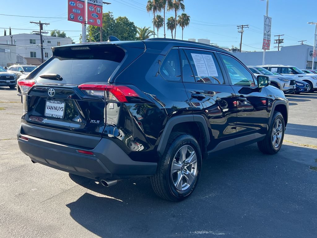 Used 2025 Toyota RAV4 XLE FWD image 7