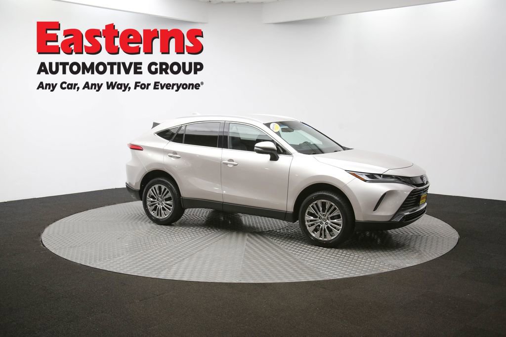 Used 2023 Toyota Venza Limited image 43