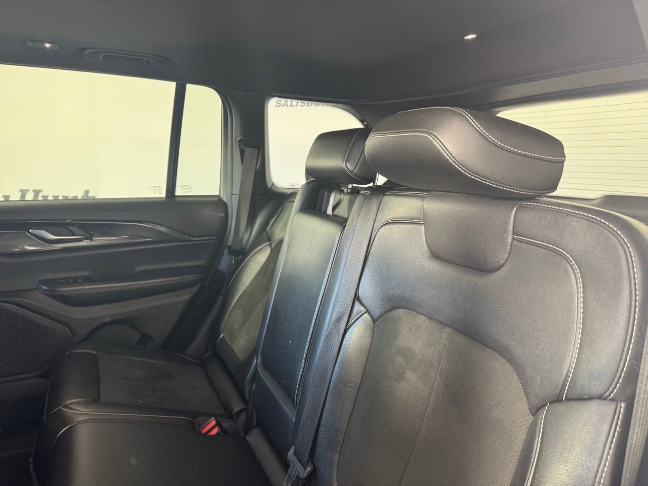 Used 2023 Jeep Grand Cherokee Altitude RWD image 8