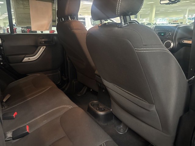 Used 2014 Jeep Wrangler Unlimited Sahara w/ Connectivity Group image 10