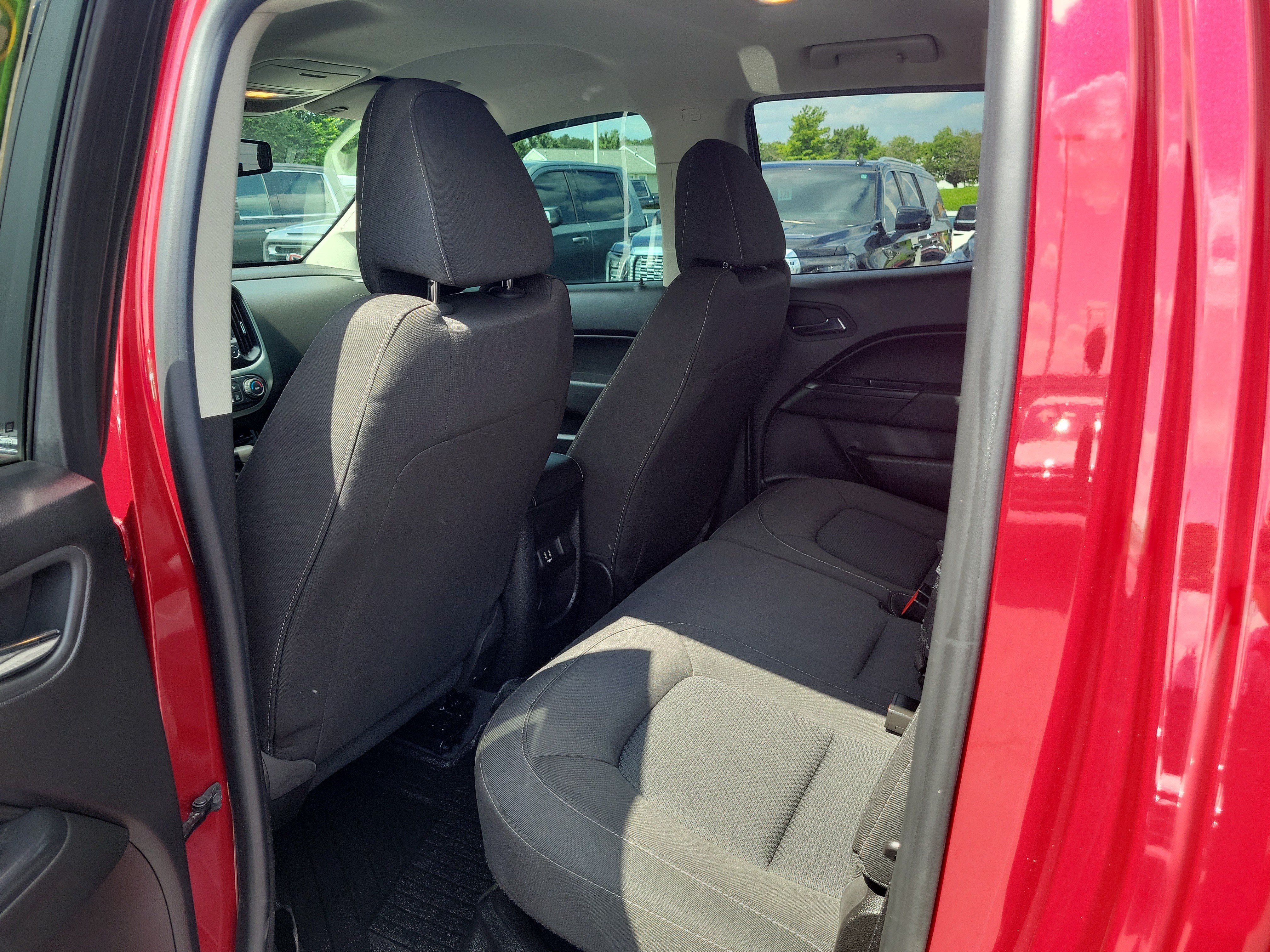 Used 2019 Chevrolet Colorado LT w/ LT Convenience Package AWD/4WD image 14