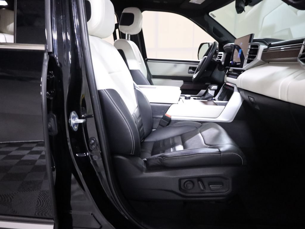 Used 2024 Toyota Sequoia Capstone AWD/4WD image 73