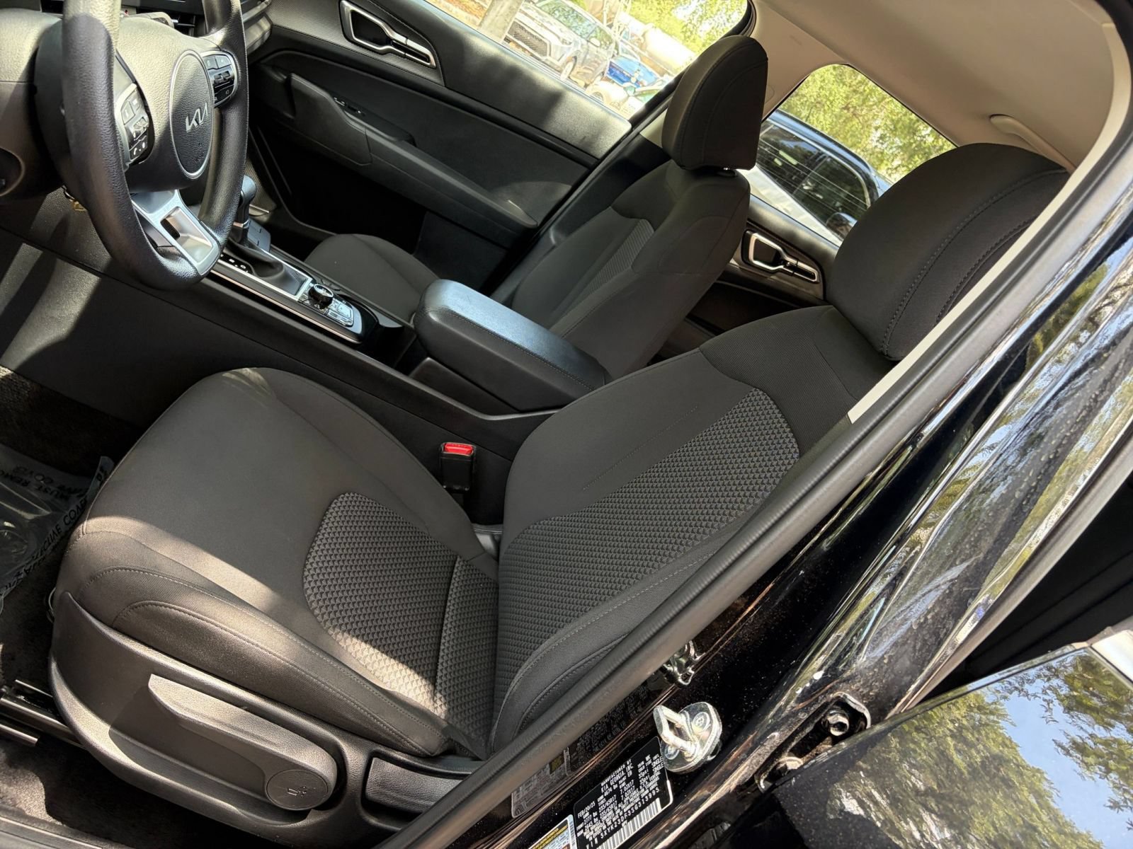 Used 2025 Kia Sportage LX FWD image 34