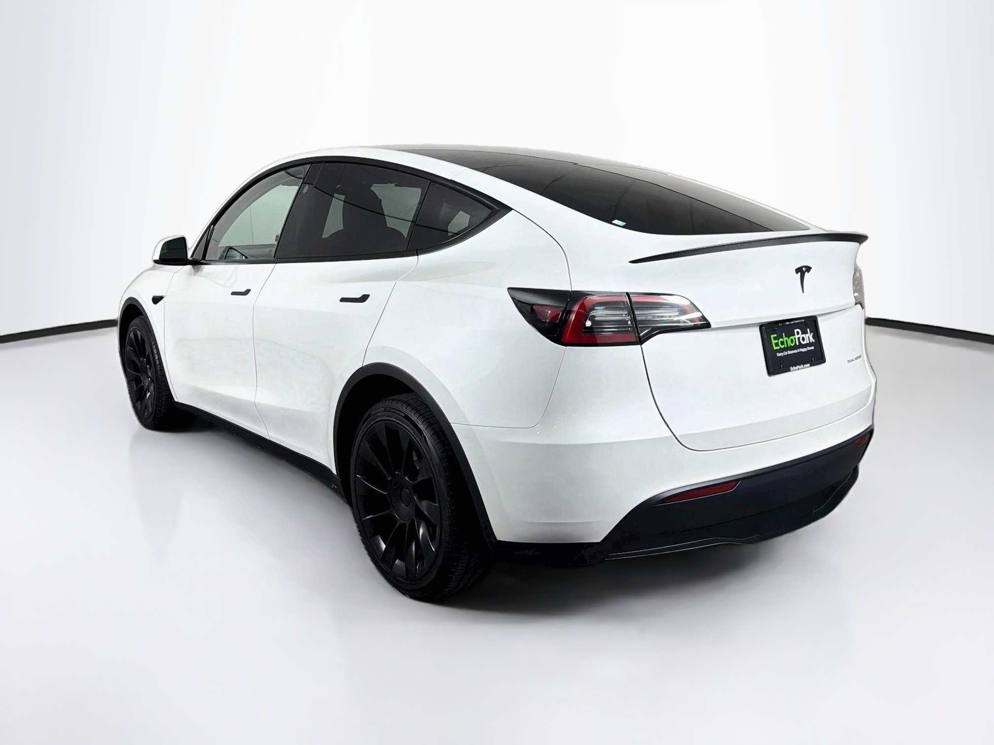 Used 2024 Tesla Model Y Long Range AWD/4WD image 5