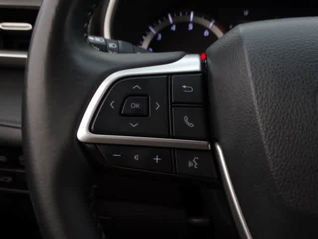 Used 2023 Toyota Highlander XLE image 37