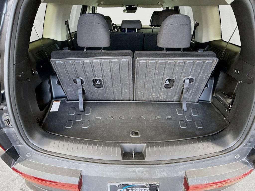 Used 2025 Hyundai Santa Fe SE FWD image 23
