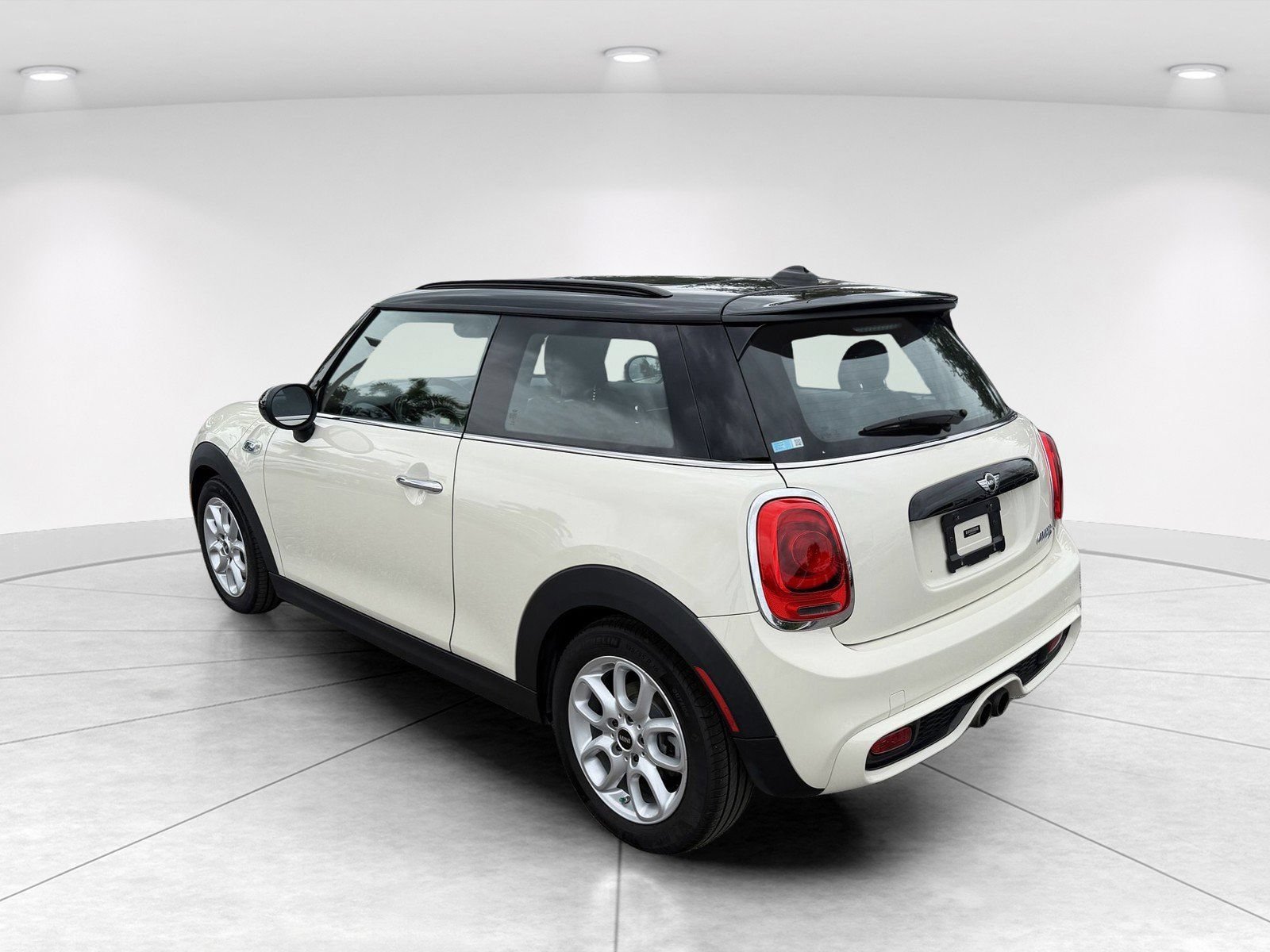 Used 2017 MINI Cooper S FWD image 6
