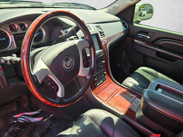Used 2012 Cadillac Escalade Premium AWD/4WD image 10