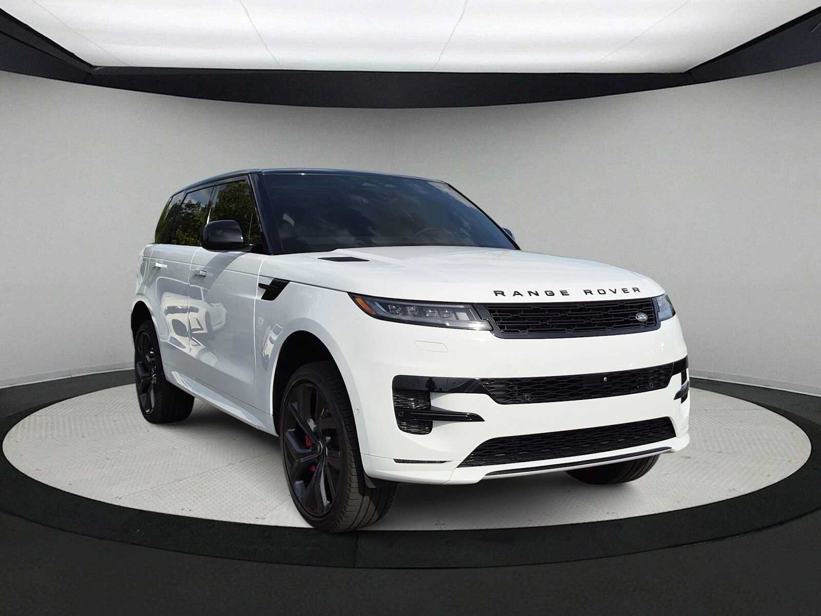 Used 2024 Land Rover Range Rover Sport Dynamic SE AWD/4WD image 2