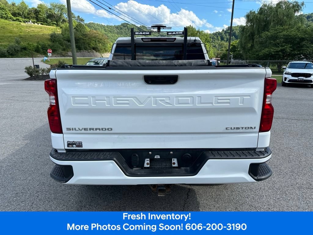 Used 2023 Chevrolet Silverado 1500 Custom AWD/4WD image 4