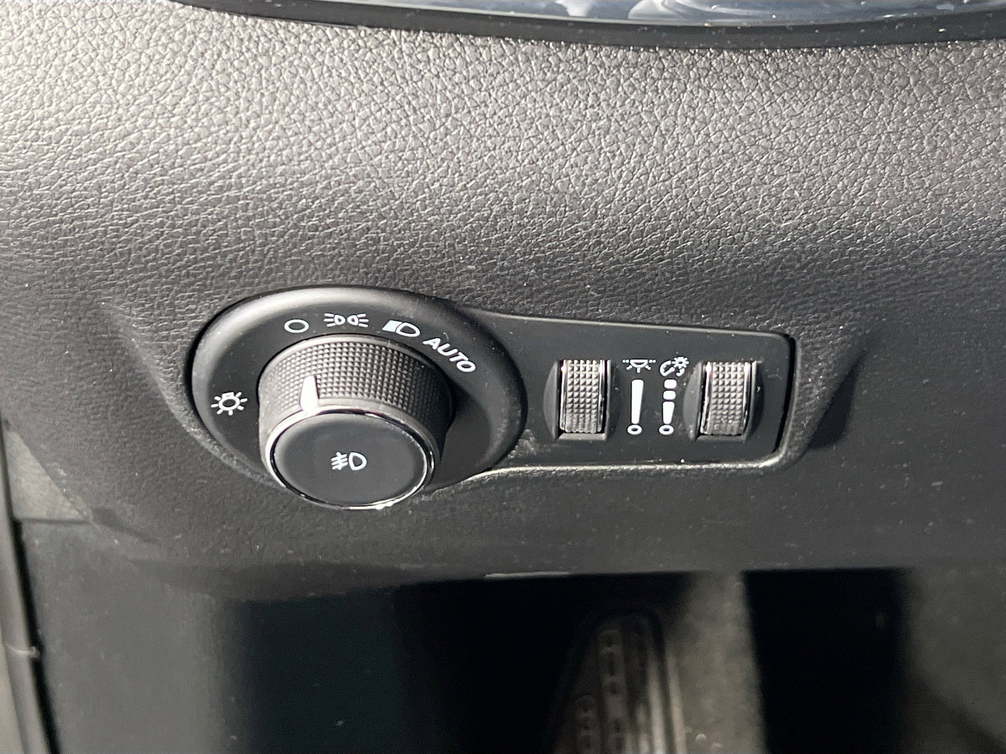 Used 2022 Jeep Compass Limited w/ Elite Group image 10