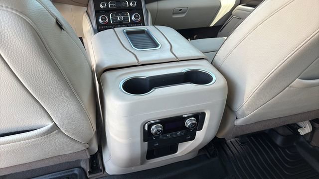 Used 2022 GMC Yukon XL Denali AWD/4WD image 21