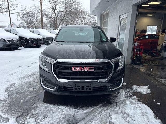 Used 2022 GMC Terrain SLE w/ Driver Convenience Package image 7