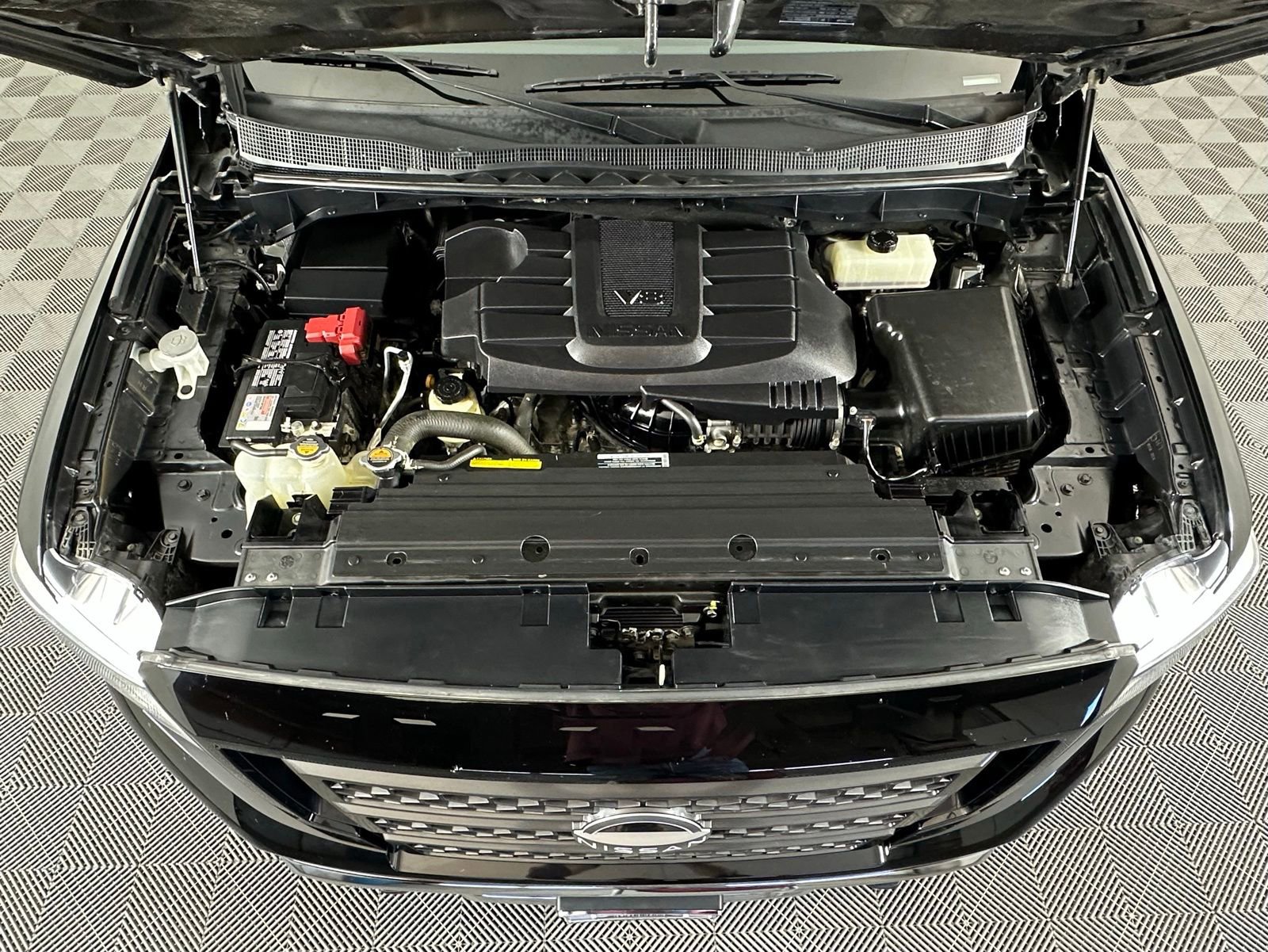 Used 2023 Nissan Titan SV image 25