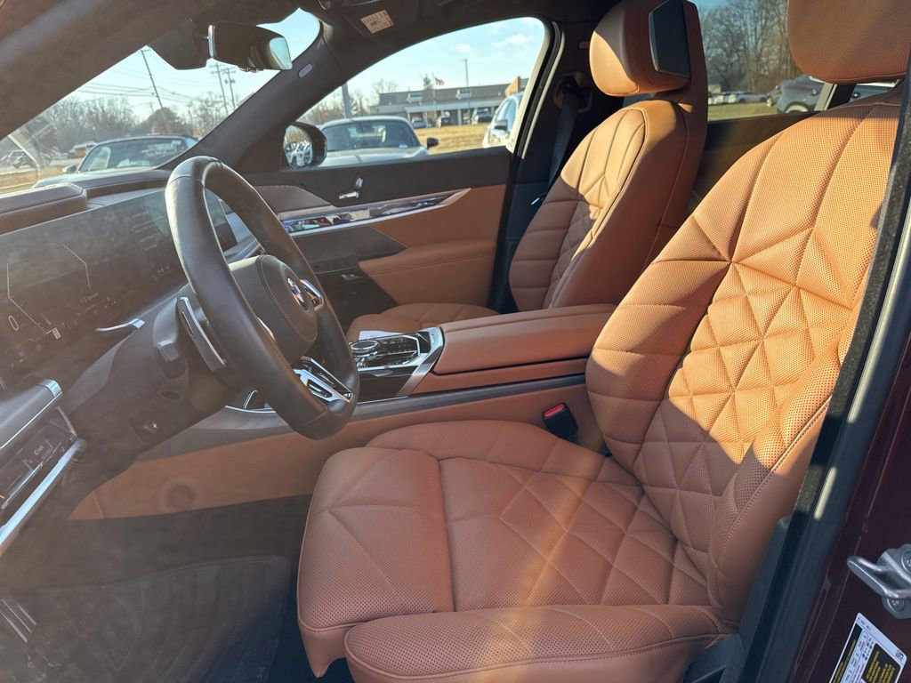 Used 2024 BMW 740i image 5