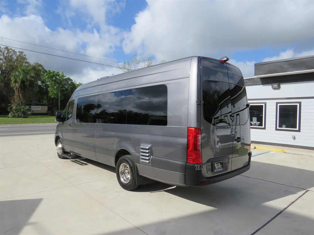 Used 2022 Mercedes-Benz Sprinter 4500 image 10