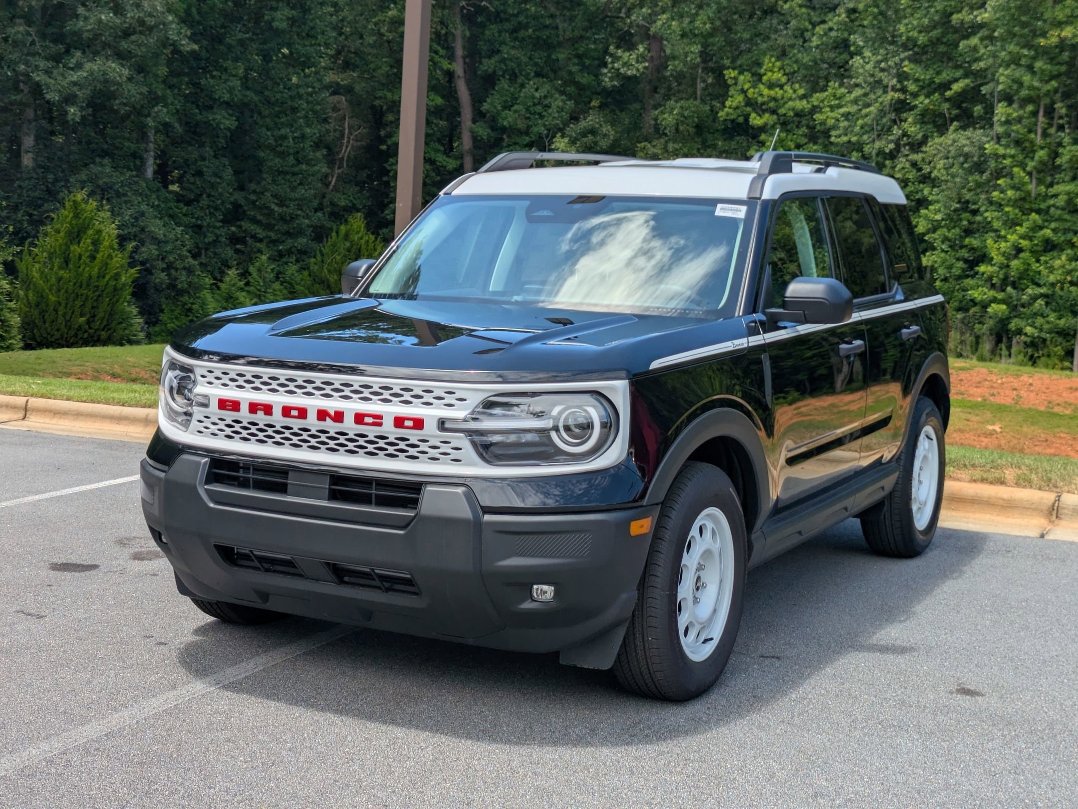 New 2025 Ford Bronco Sport Heritage w/ Convenience Package AWD/4WD image 6
