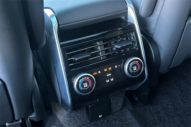 Used 2024 Land Rover Range Rover SE image 16